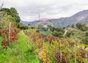 Vista delle montagne - Casa semi indipendente Contrada Sant'Antonio
 
snc, Fiumedinisi - foto 137