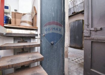 Edificio all\'aperto - Shop Via Antonino Di Sangiuliano
 
72, Catania - photo 12