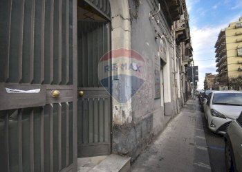 Edificio all\'aperto - Shop Via Antonino Di Sangiuliano
 
72, Catania - photo 17