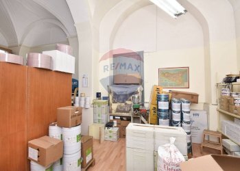 Camera / camera da letto - Shop Via Antonino Di Sangiuliano
 
72, Catania - photo 25