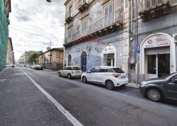 Edificio all\'aperto - Shop Via Antonino Di Sangiuliano
 
72, Catania - photo 28