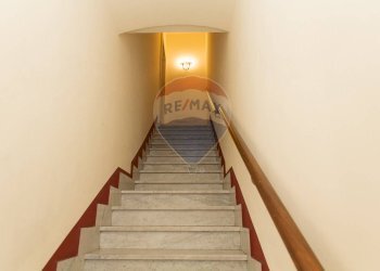 Scale - Casa indipendente Via Umberto
 
74, San Pietro Clarenza - foto 9