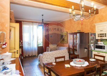 Sala da pranzo - Casa indipendente Via Umberto
 
74, San Pietro Clarenza - foto 21