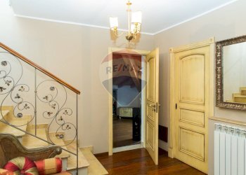 Scale - Casa indipendente Via Umberto
 
74, San Pietro Clarenza - foto 29