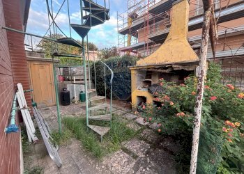 Giardino - Casa indipendente Via Genziana
 
4, Anzio - foto 40