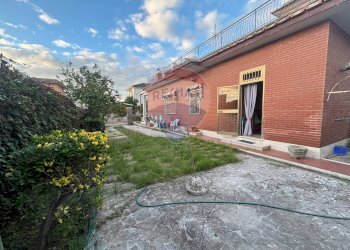 Casa all\'aperto - Casa indipendente Via Genziana
 
4, Anzio - foto 37