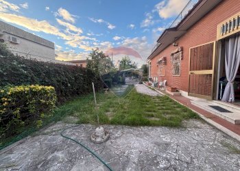 Giardino - Casa indipendente Via Genziana
 
4, Anzio - foto 4