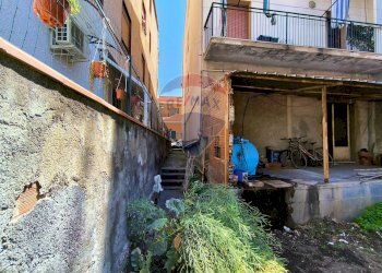 Giardino - Box via Ischia
 
22, Giardini-Naxos - foto 11