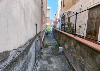 Giardino - Box via Ischia
 
22, Giardini-Naxos - foto 12