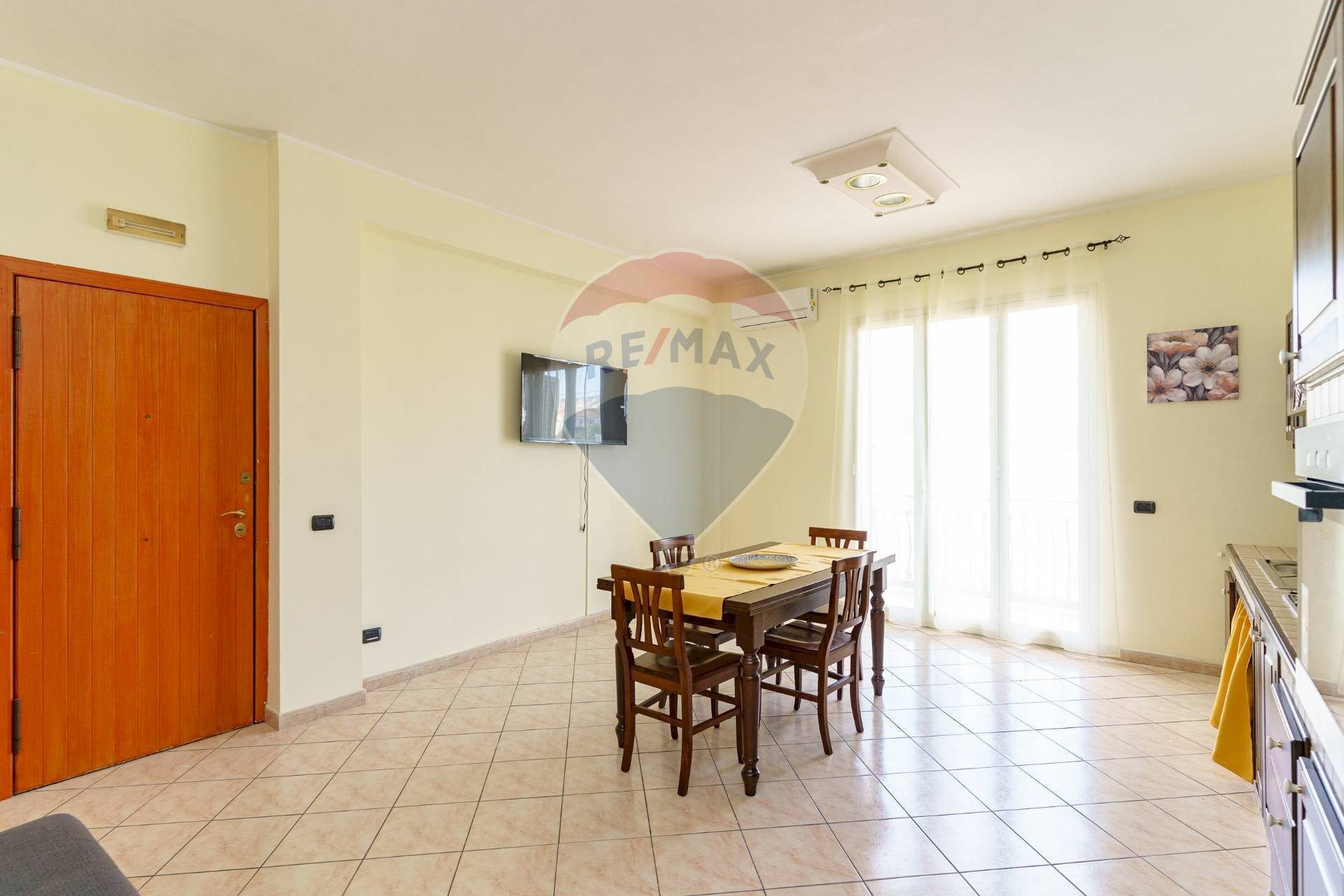 Sala da pranzo - Trilocale Via Faraci
 
92, Catania - foto 3