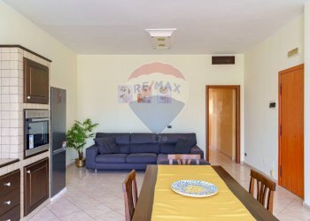 Sala da pranzo - Trilocale Via Faraci
 
92, Catania - foto 5