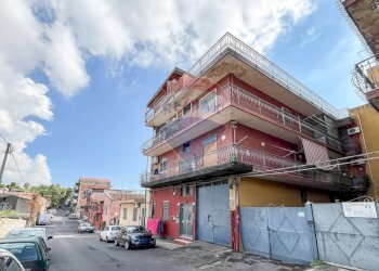 Edificio all\'aperto - Trilocale Via Faraci
 
92, Catania - foto 28