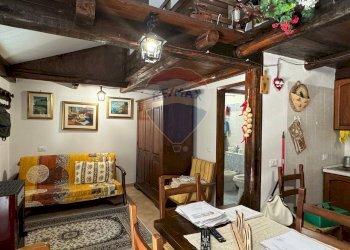 Sala da pranzo - Monolocale via delle Betulle
 
4, Lucoli - foto 4