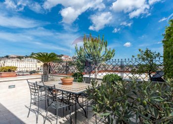 Terrazza - Quadrilocale via Domenico Cirillo
 
10A, Napoli - foto 2