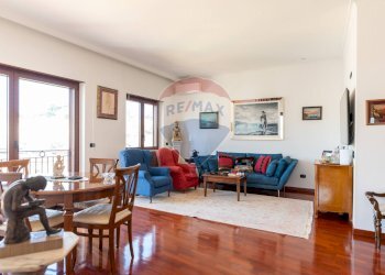 Sala da pranzo - Quadrilocale via Domenico Cirillo
 
10A, Napoli - foto 22