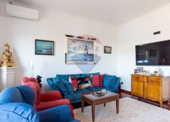 Soggiorno - Quadrilocale via Domenico Cirillo
 
10A, Napoli - foto 24