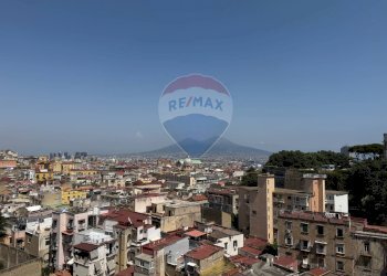 Edificio all\'aperto - Trilocale Corso Vittorio Emanuele
 
544, Napoli - foto 10