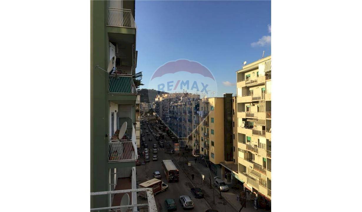 Edificio all\'aperto - Trilocale Napoli - foto 3
