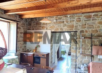 Sala da pranzo - Rustic Contrada  Giuprino
 
32, Felitto - photo 1