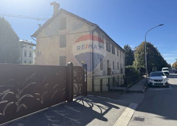 Edificio all\'aperto - Quadrilocale Via Feltre
 
43, Belluno - foto 4