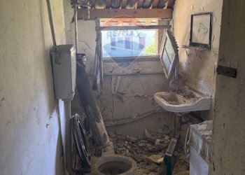 Stanza vuota - Quadrilocale Via Feltre
 
43, Belluno - foto 35