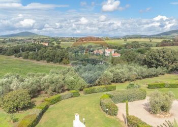 Vista delle montagne - Villa Strada Ghiacciuolo
 
1, Montalto di Castro - foto 66