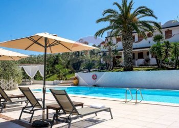 Piscina - Villa Località Cerreglie
 
SNC, Peschici - foto 10