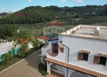 Casa all\'aperto - Villa Località Cerreglie
 
SNC, Peschici - foto 18