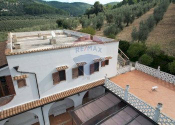 Casa all\'aperto - Villa Località Cerreglie
 
SNC, Peschici - foto 19