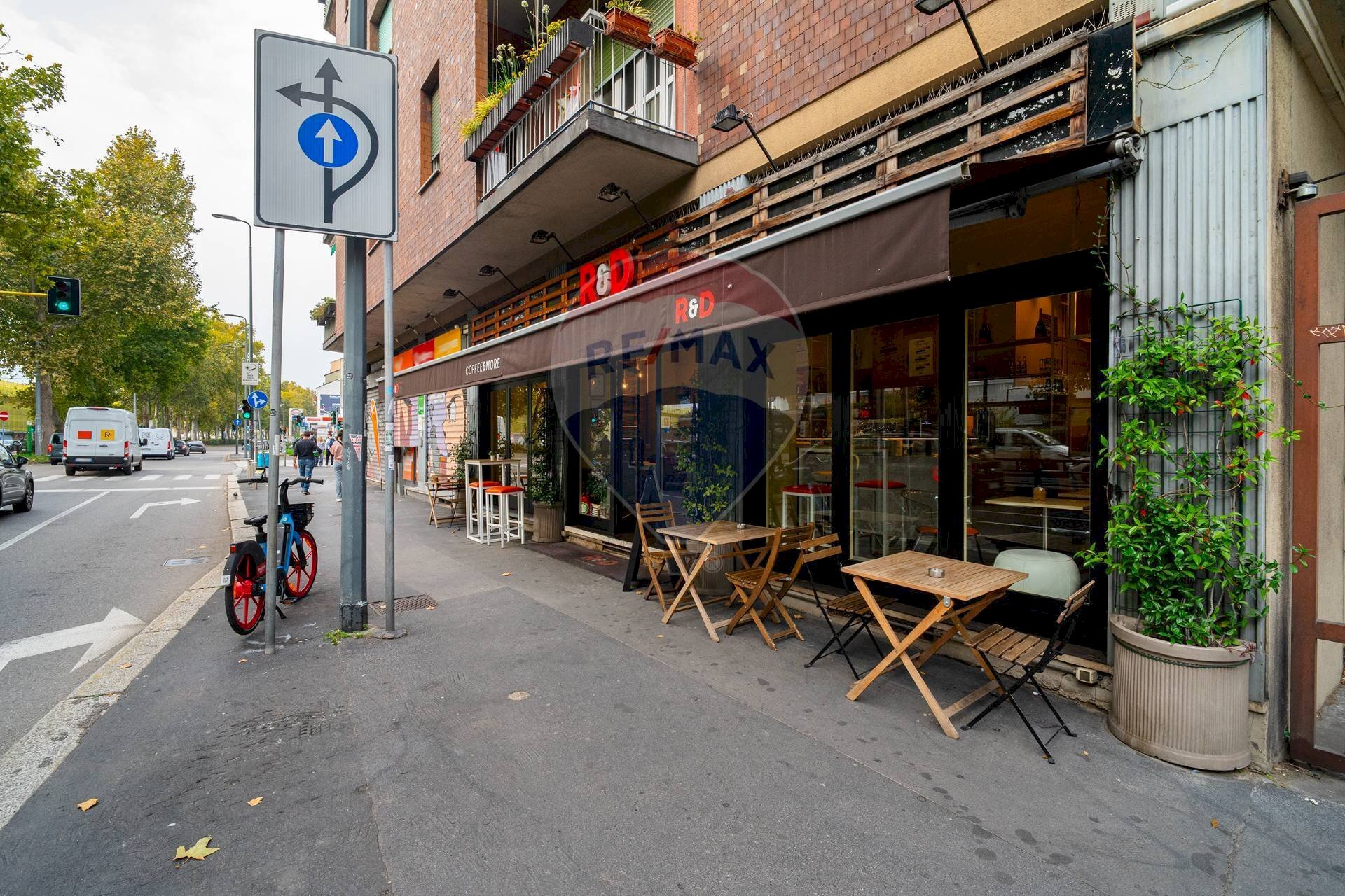 Edificio all\'aperto - Bar Tavola Calda - Fredda Viale Cassala
 
45, Milano - foto 2