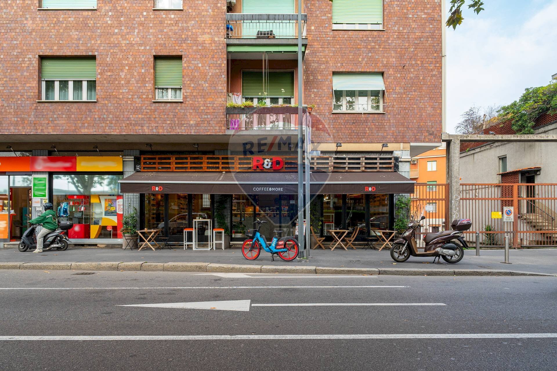 Edificio all\'aperto - Bar Tavola Calda - Fredda Viale Cassala
 
45, Milano - foto 3