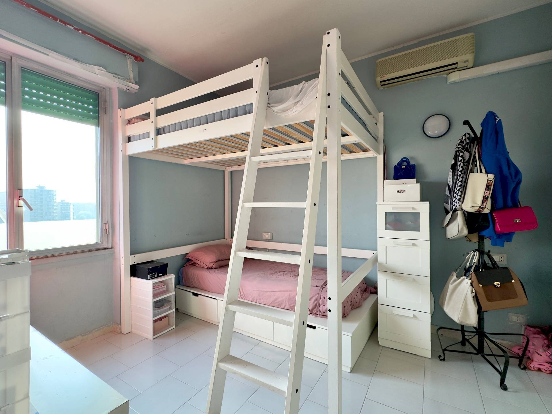 Camera da letto - Two-room apartment GIUSEPPE VERDI
30, Cinisello Balsamo - photo 3