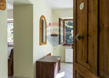 Hall / corridoio - Casa indipendente via Benedetto Virgilio
 
192, Villetta Barrea - foto 2