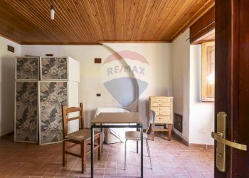 Sala da pranzo - Casa indipendente via Benedetto Virgilio
 
192, Villetta Barrea - foto 4