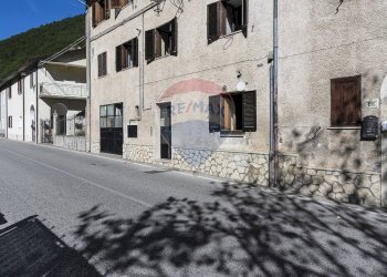 Edificio all\'aperto - Casa indipendente via Benedetto Virgilio
 
192, Villetta Barrea - foto 41