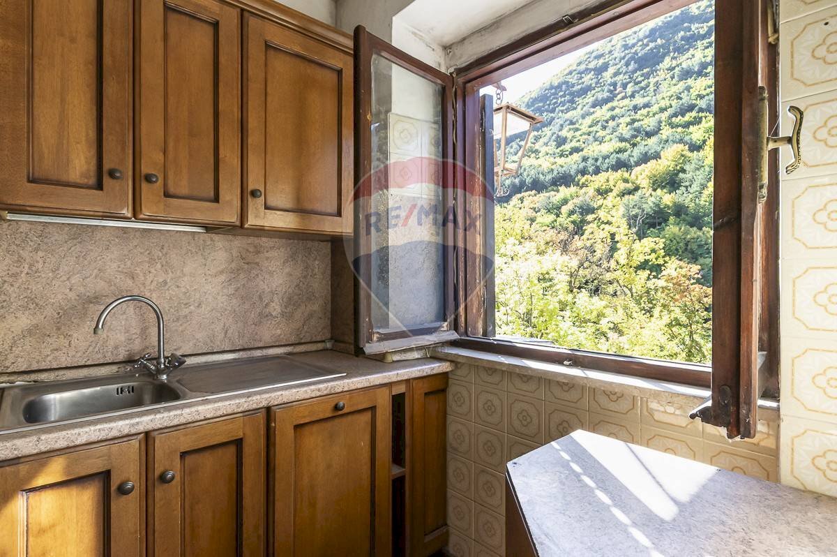 Cucina - Appartamento VIA BENEDETTO VIRGILIO
 
192, Villetta Barrea - foto 1