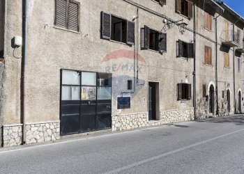 Edificio all\'aperto - Appartamento VIA BENEDETTO VIRGILIO
192, Villetta Barrea - foto 11