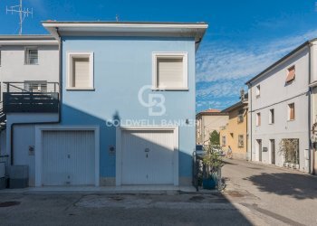 Foto 2 - Villa a Schiera Via Carpegna
 
5, Rimini - foto 2