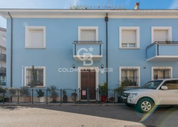 Foto 3 - Villa a Schiera Via Carpegna
 
5, Rimini - foto 3