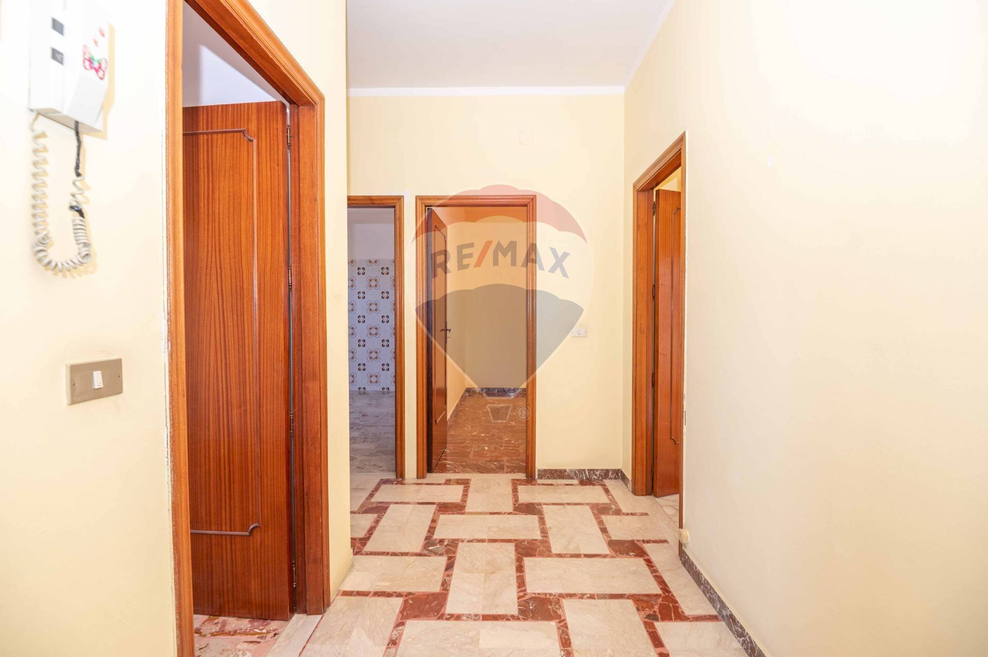 Hall / corridoio - Four-room apartment Via Pitagora
 
26, Comiso - photo 2