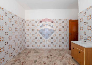 Stanza vuota - Quadrilocale Via Pitagora
 
26, Comiso - foto 21