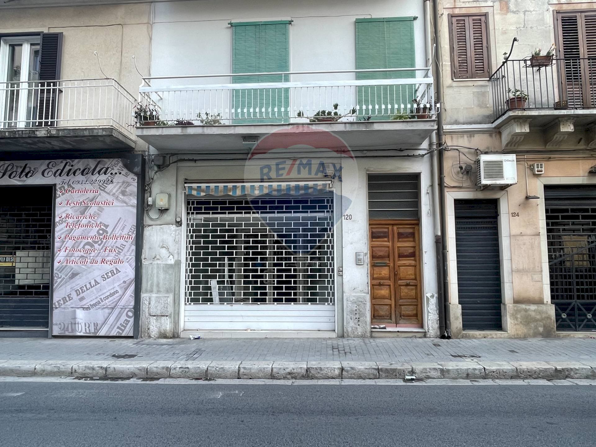 Edificio all\'aperto - Negozio via Giosuè Carducci
120, Ragusa - foto 2