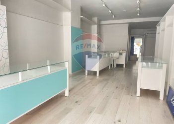 Cucina - Negozio via Giosuè Carducci
120, Ragusa - foto 4