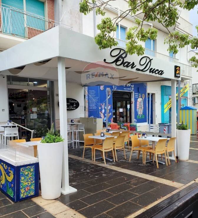 Terrazza - Bar Tavola Calda - Fredda PIAZZA DUCA DEGLI ABRUZZI
 
6, Ragusa - foto 2