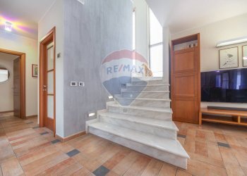 Scale - Villa Via Circonvallazione
 
35, Montecilfone - foto 9