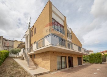 Edificio all\'aperto - Villa Via Circonvallazione
 
35, Montecilfone - foto 43