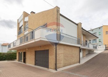 Casa all\'aperto - Villa Via Circonvallazione
 
35, Montecilfone - foto 44