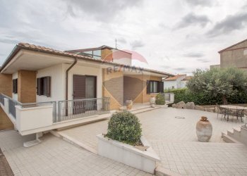 Casa all\'aperto - Villa Via Circonvallazione
 
35, Montecilfone - foto 46