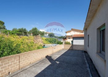 Terrazza - Casa semi indipendente Viale Regina Margherita
 
70, Villamagna - foto 4