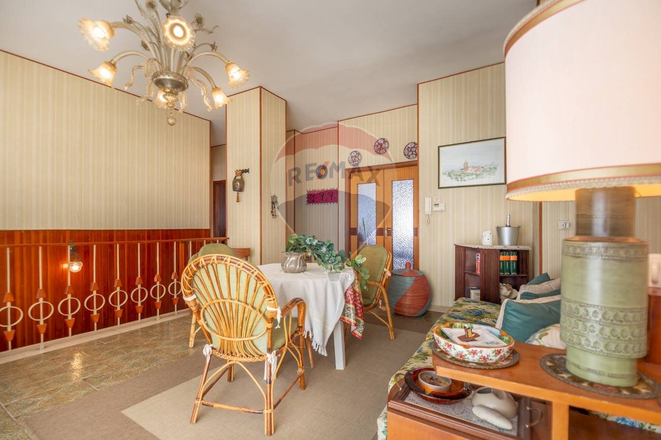 Sala da pranzo - Villa VIALE ALCIONE
 
68, Francavilla al Mare - foto 1